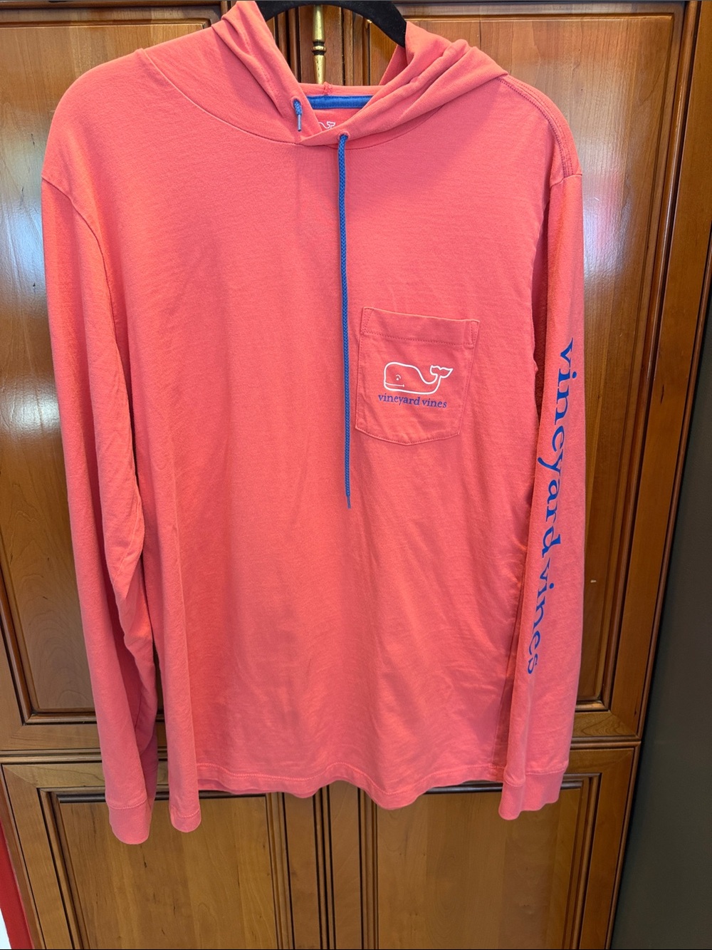 Vineyard Vines Coral Pullover Hoodie with Blue Accents